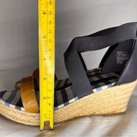 Tommy Hilfiger Girls Anastasia Espadrille Wedge Sandals Blue/Tan Zip Back Size 4 - Picture 8 of 12